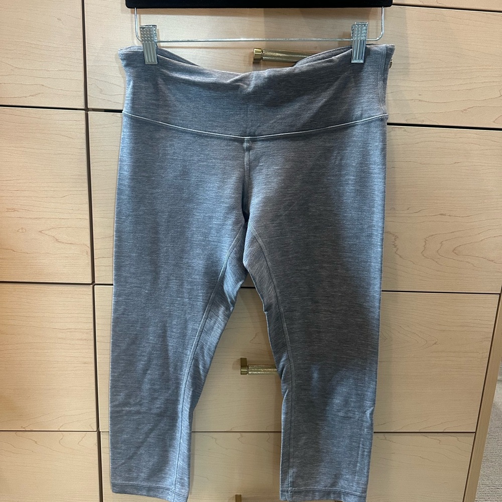 Lululemon Athletica Heathered Gray Cropped Leggings